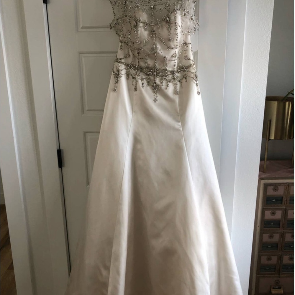 Maggie Sottero Alabaster Leandra Marie Dress - 10 - Picture 7 of 11